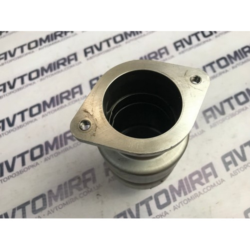 Патрубок интеркулера Ford Focus 3 1.6TDCI 2011-2017 9677359080